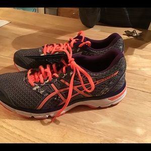 Brand new ASICS shoes never worn - still have tags